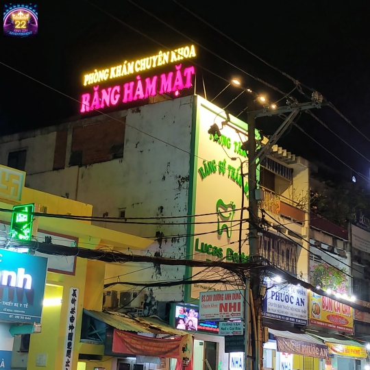 BẢNG HIỆU QUẢNG CÁO MICA CHỮ NỔI CÓ ĐÈN