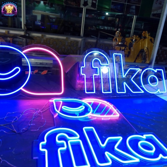 LED NEON DÁN MẶT MICA TRONG NGOÀI TRỜI SIÊU SÁNG