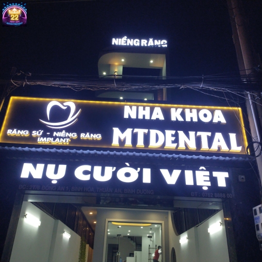 BIỂN HIỆU QUẢNG CÁO NHA KHOA NỤ CƯỜI VIỆT SÁNG RỰC